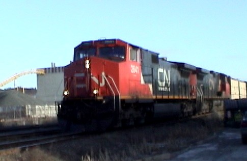 CN 2641